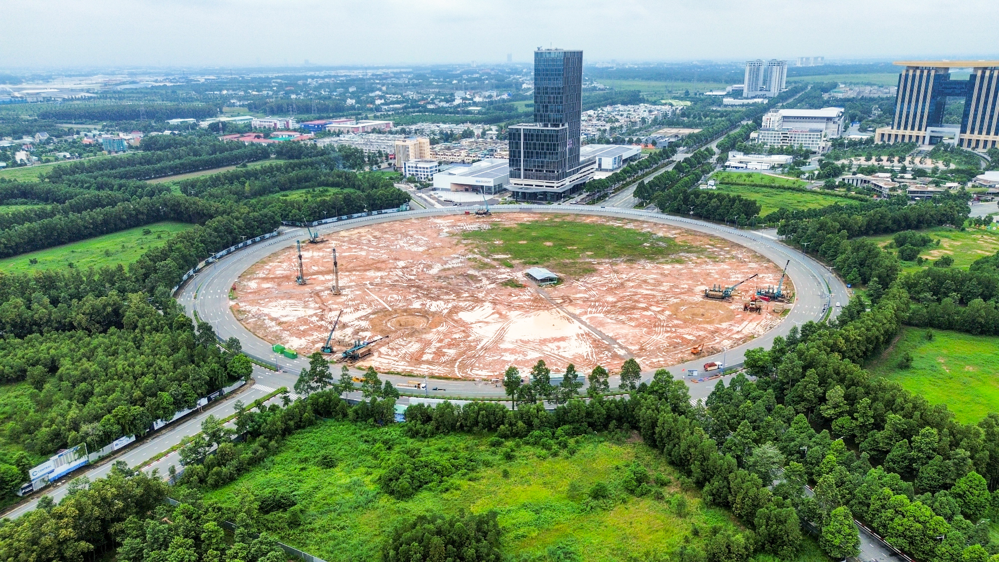 Vòng xoay rộng gấp 10 lần mặt sân Mỹ Đình, sẽ có nhà ga Metro, nhà hàng, trung tâm thương mại- Ảnh 2.